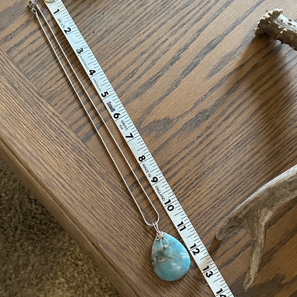 Chic Silver Necklace wire hand wrapped with Natural Stone Pendant - Picture 3 of 6